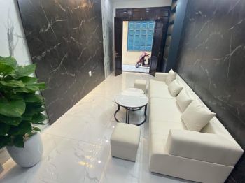 Bán Nhà Đường Lạc Long Quân 33m2 x 5 Tầng , 4,2 tỷ